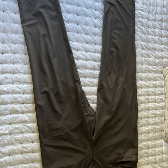 Lululemon Mens ABC Pants 33x32 Gray Warpstreme Pants Chino Stretch Work - Picture 9 of 9